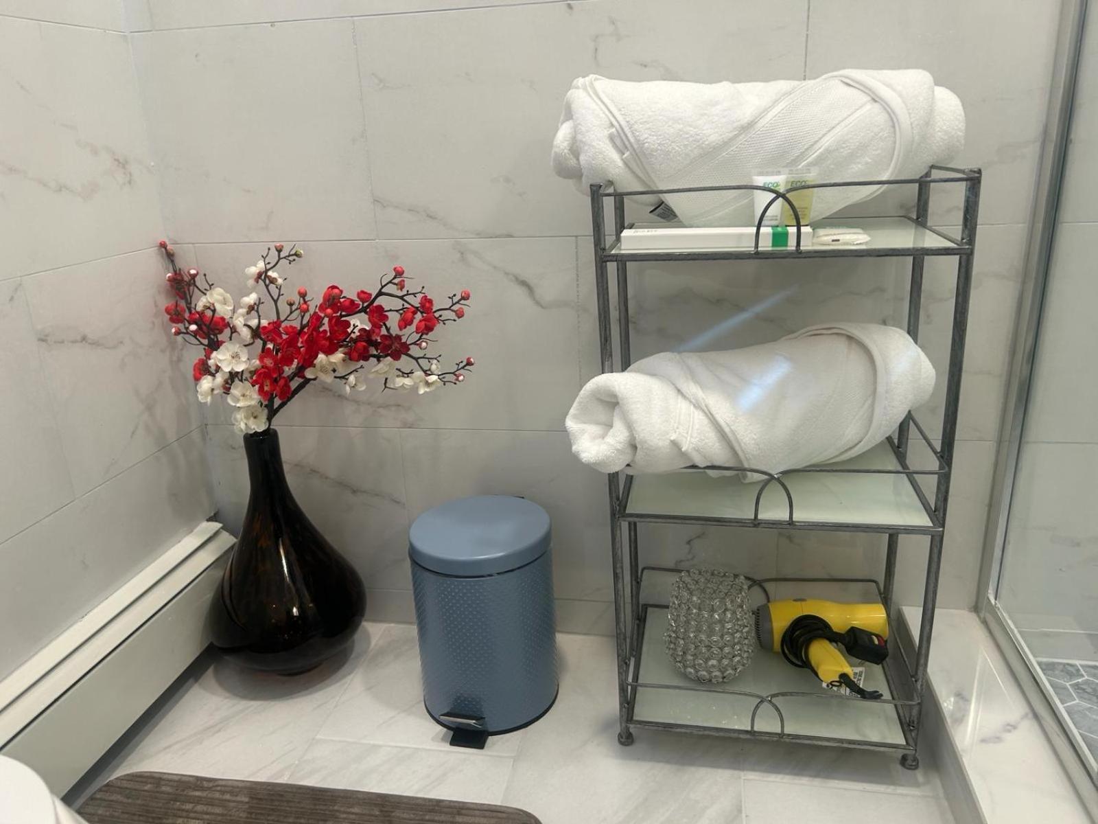 Private Suite In Huntington Station Esterno foto
